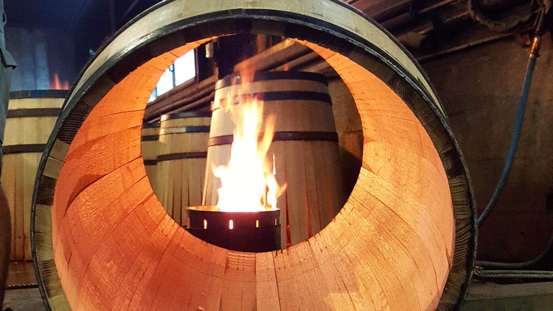 Visiter une tonnellerie lors d'une excursion dans le vignoble de Cognac