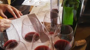 Atelier assemblage de son vin de Bordeaux pour mieux comprendre le métier de vigneron