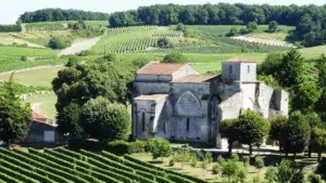 One of the Romanesque churches to discover during a Cognac day-tour