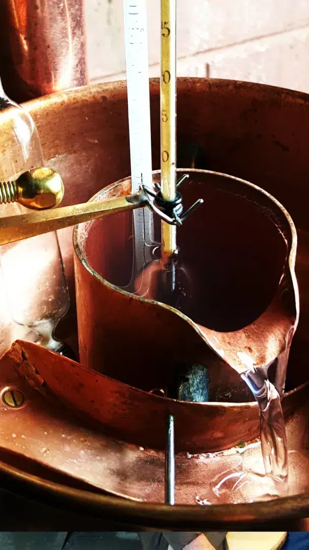 Cognac distilleries visits : the brandy flows from the still