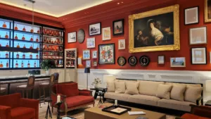 Discovering prestigious cognac houses visits