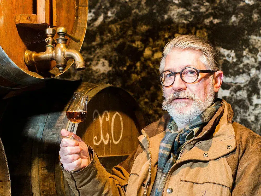 Jean-Luc, créateur de l'agence Cognac Tasting Tour, certifié Cognac Educator, votre guide dans le vignoble de Cognac