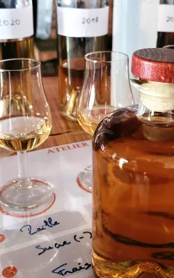 Pineau des Charentes blending workshop with the estate's cellar master