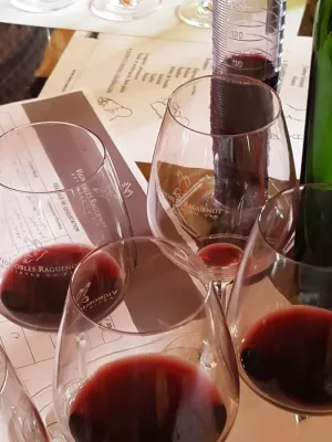 Atelier assemblage de son vin de Bordeaux avec l’œnologue de la propriété