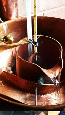 Visite des distilleries de cognac : l'eau-de-vie coule de l'alambic
